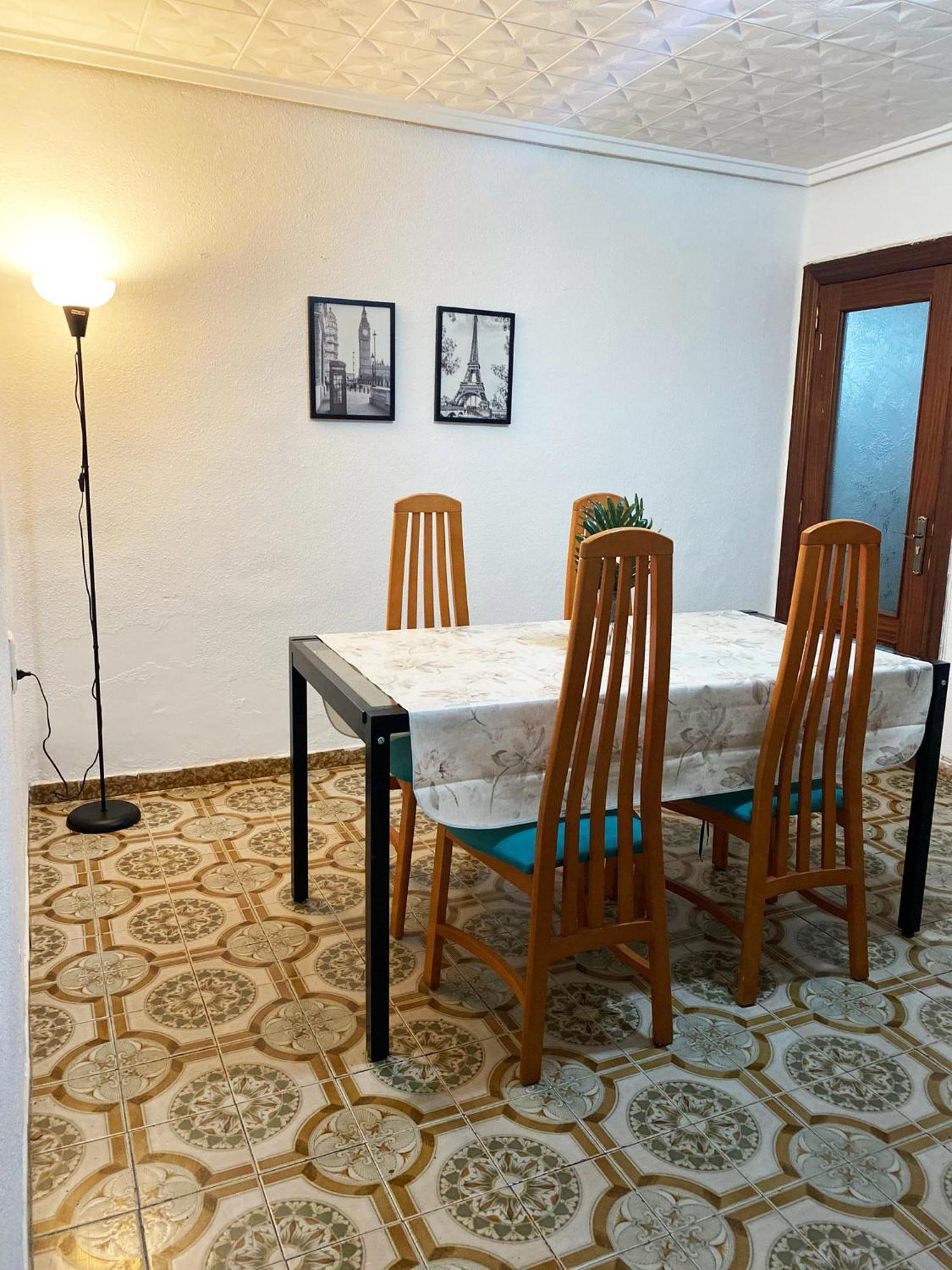 Valencia Well Located Shared Apartment Zewnętrze zdjęcie